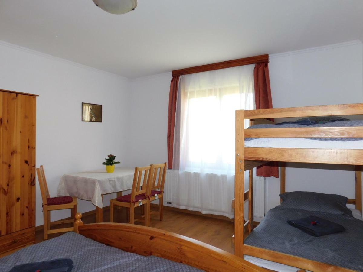 8888 Apartmanhaz Lispeszentadorjan Exterior photo